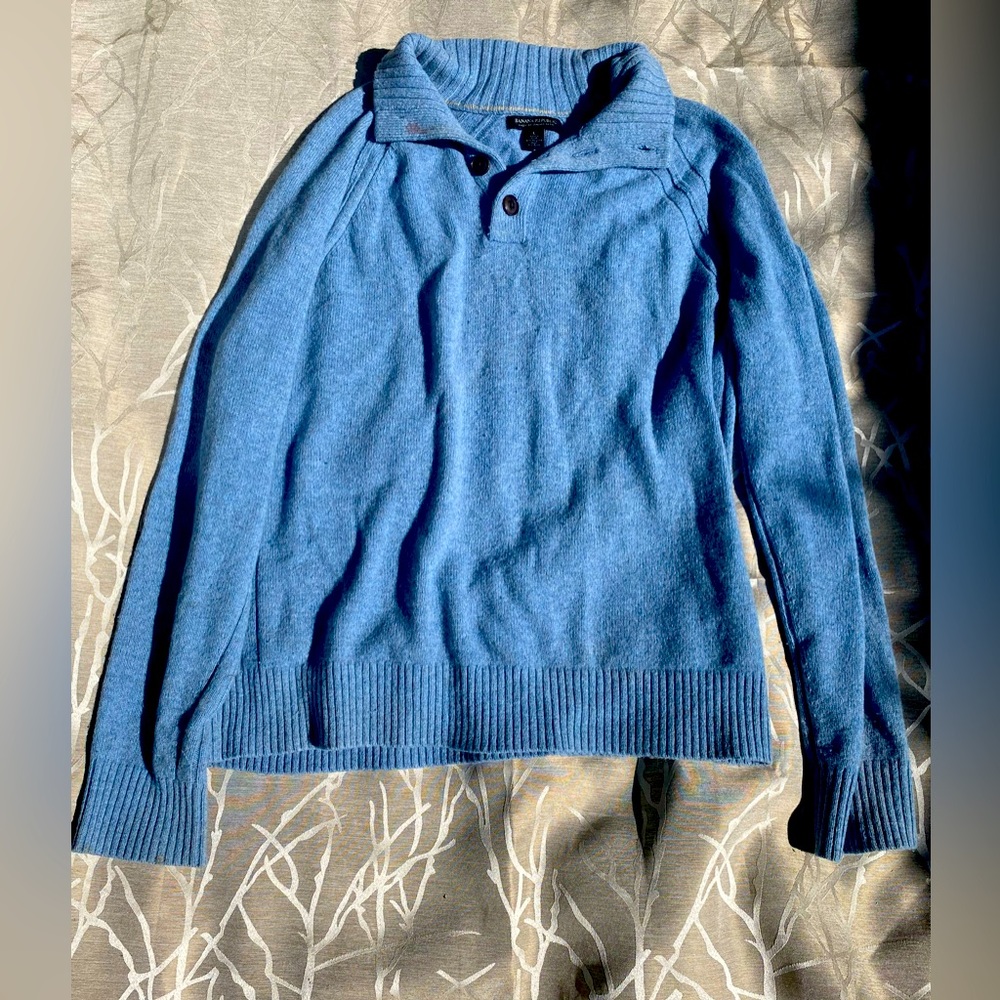 Banana Republic long sleeve quarter button down sweater